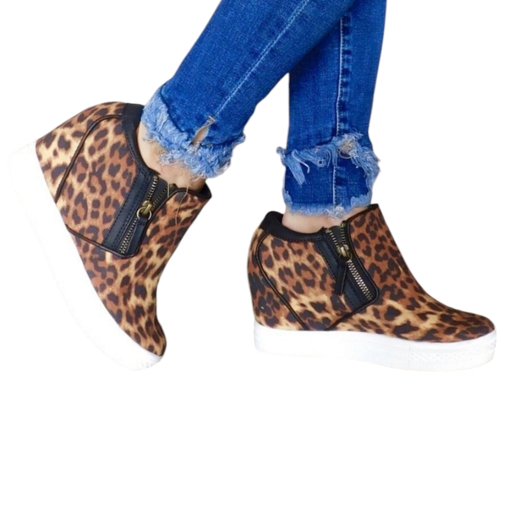Not Rated Timmibelle Cheeta Women Ankle Doots Wedge Sneakers  Size  6